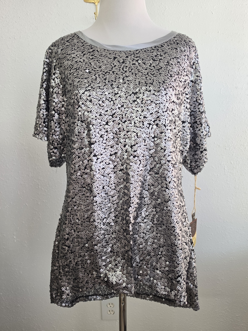 NWT Double D Ranch T2022 Nickel Silver Sequin Tunic Top Size Small